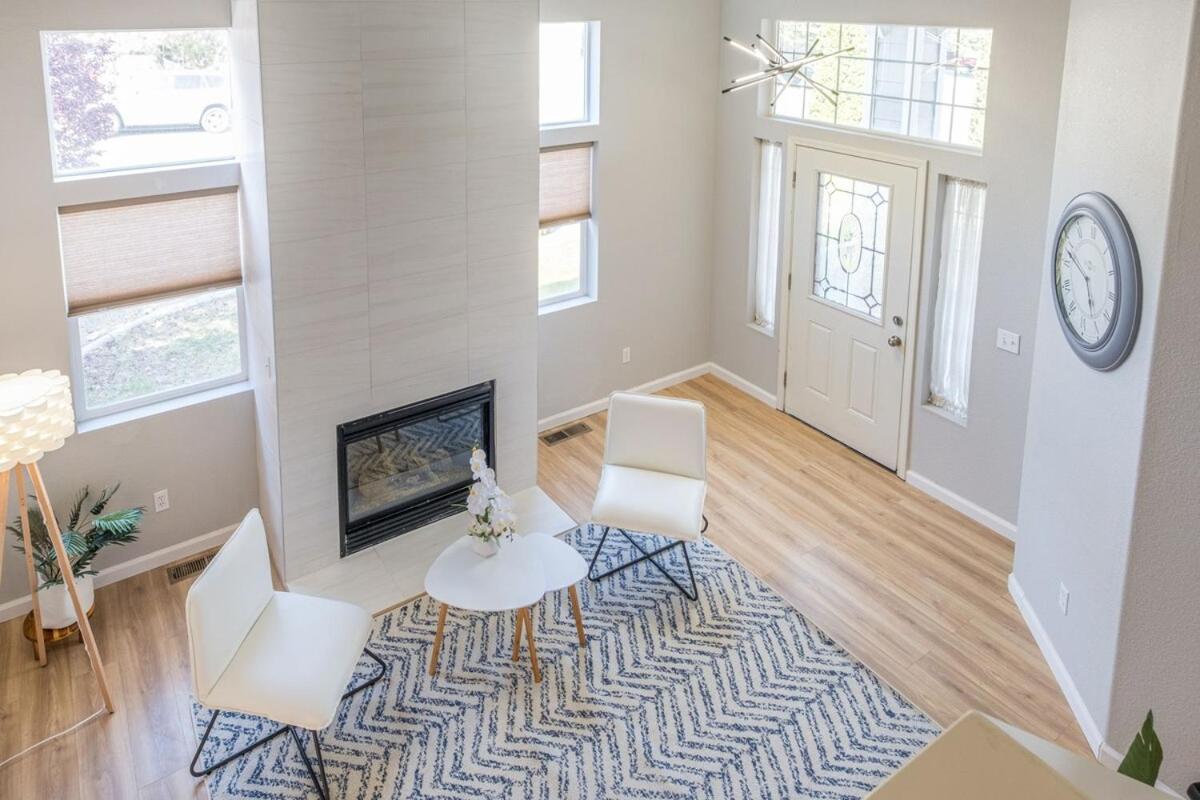 Holiday home Designer Conveniently Located In Nv *