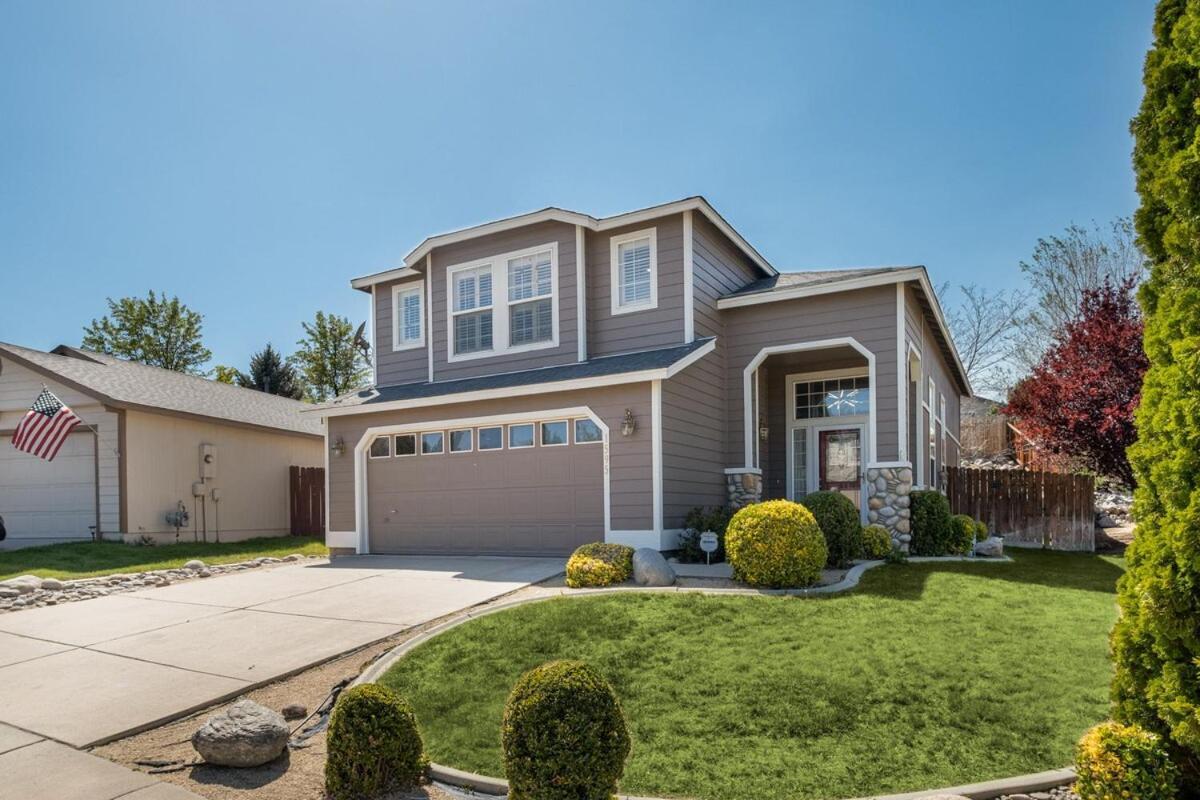 Designer Conveniently Located In Nv Holiday home Reno