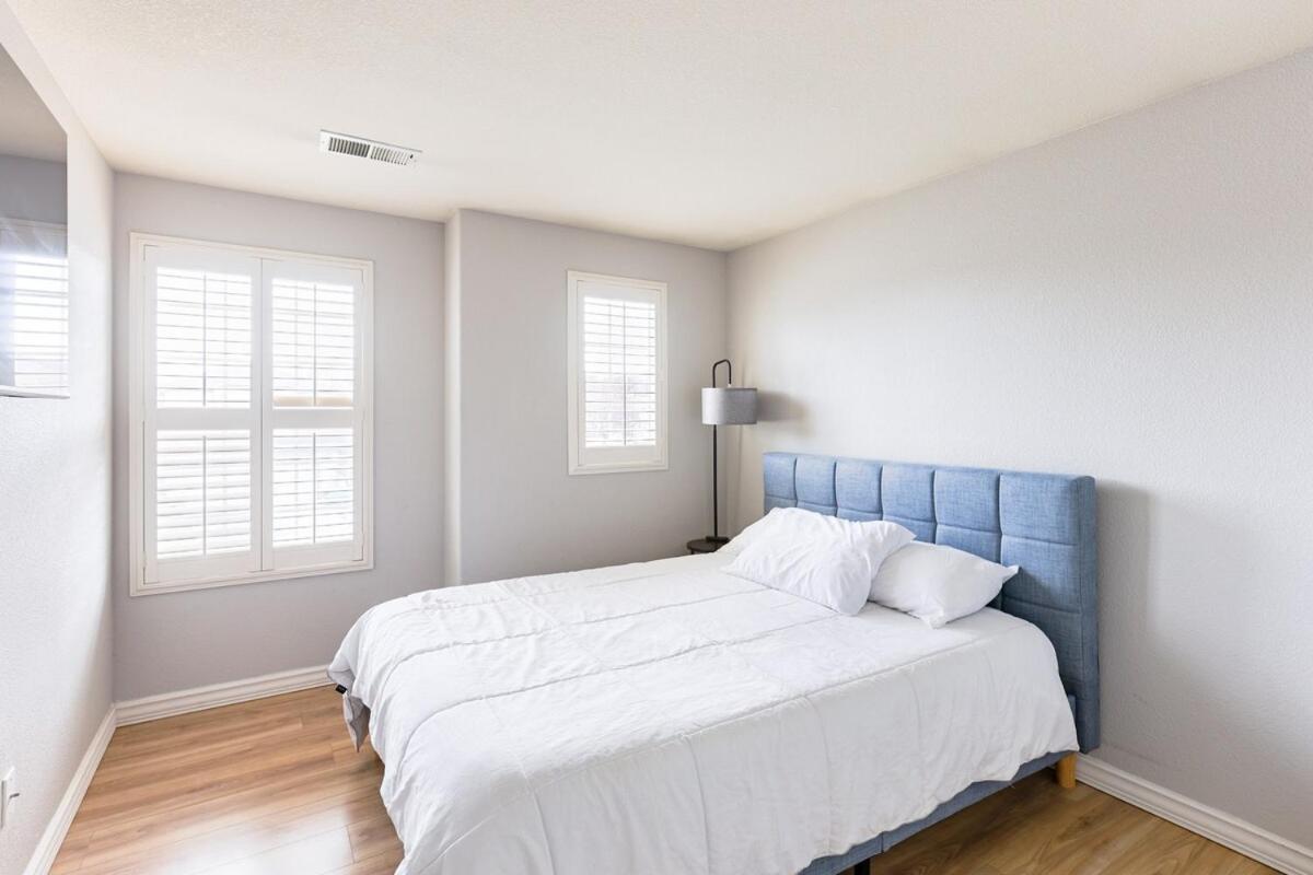 Designer Conveniently Located In Nv Holiday home *