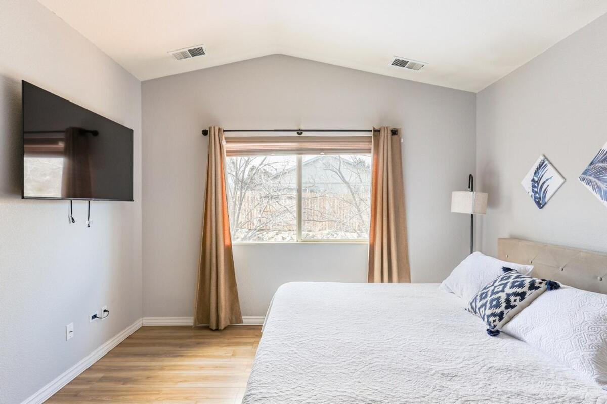 Designer Conveniently Located In Nv Holiday home Reno