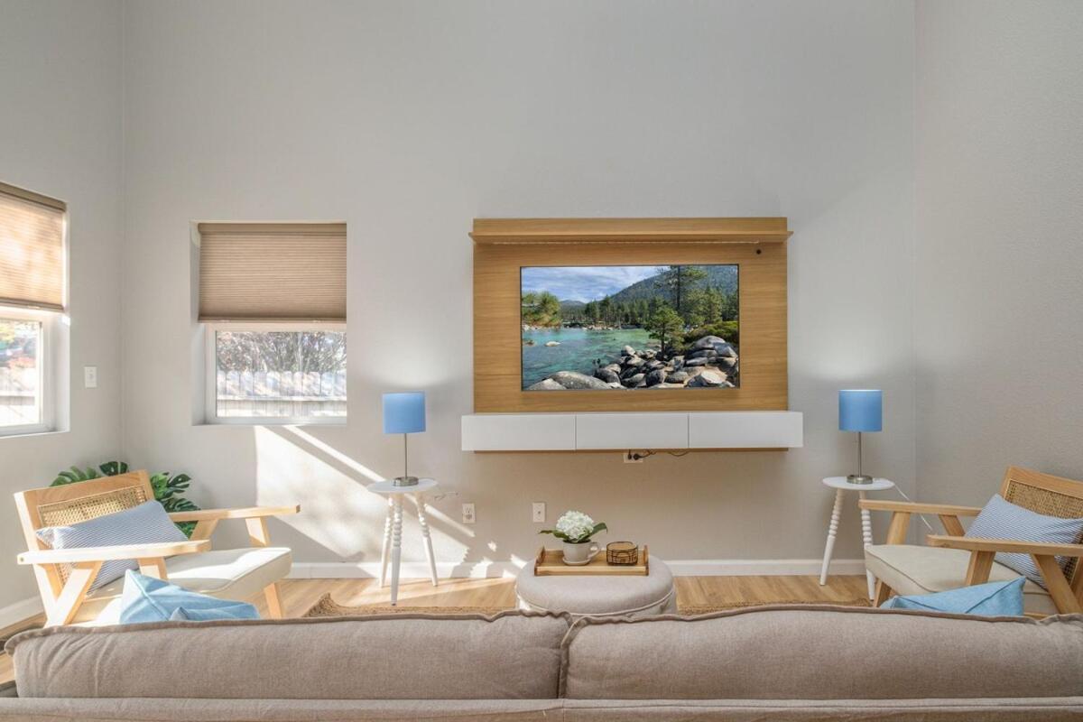 Designer Conveniently Located In Nv Holiday home Reno