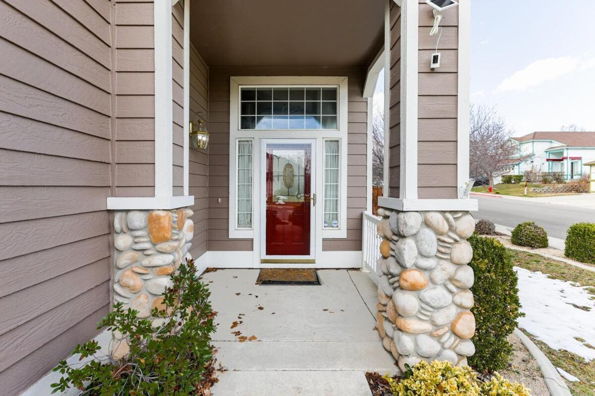 Designer Conveniently Located In Nv Holiday home