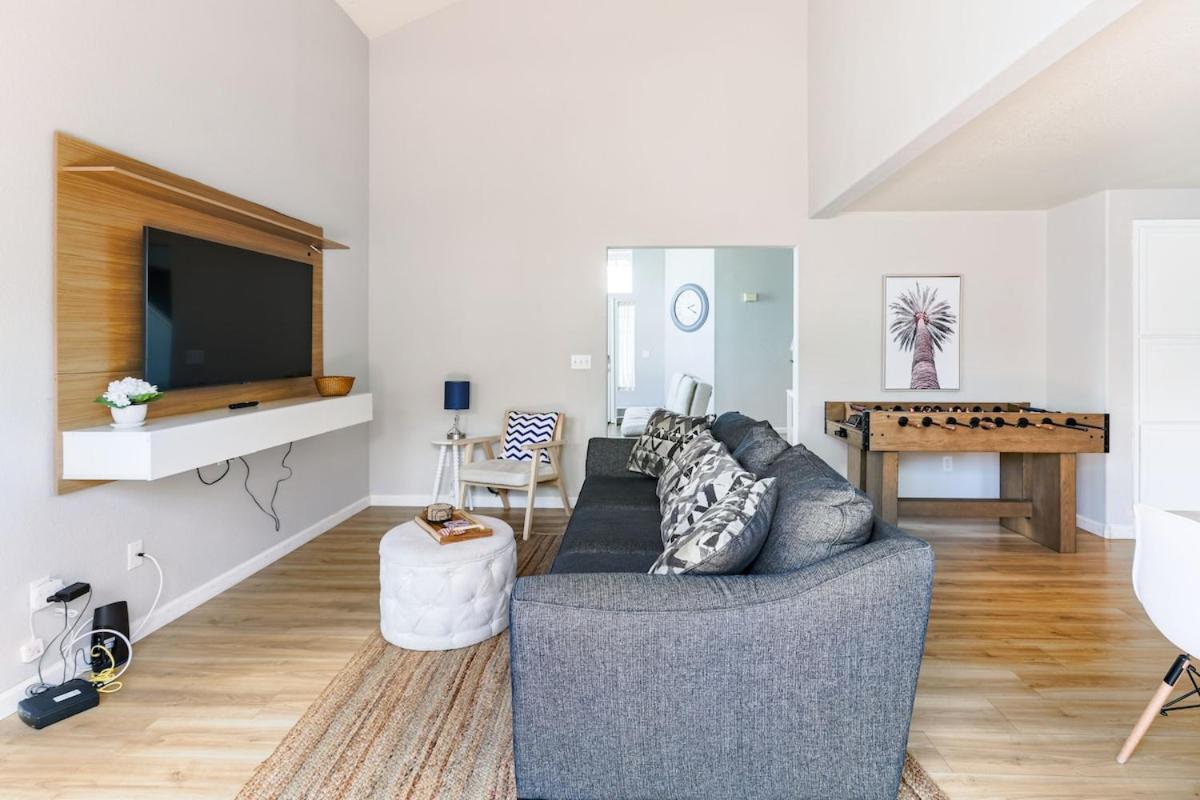 Designer Conveniently Located In Nv Holiday home *