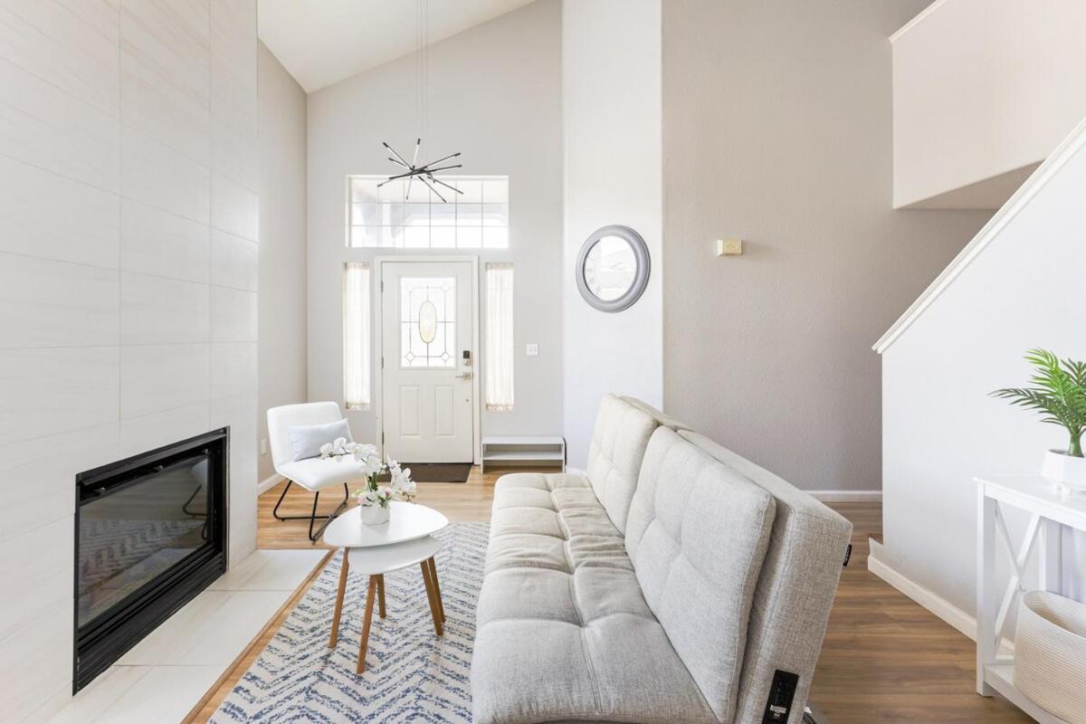Designer Conveniently Located In Nv Holiday home *